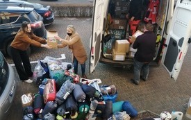 Zbiórka pomocy rzeczowej dla Ukrainy w Urzędzie Miasta Czarnków - 26.02. - 04.03.2022. 20