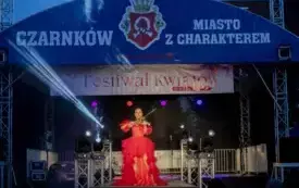 Galeria aktualności V edycja Festiwalu kwiat&oacute;w - przygotowania i oficjalne otwarcie.  2