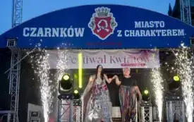 Galeria aktualności V edycja Festiwalu kwiat&oacute;w - przygotowania i oficjalne otwarcie.  15