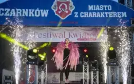 Galeria aktualności V edycja Festiwalu kwiat&oacute;w - przygotowania i oficjalne otwarcie.  22