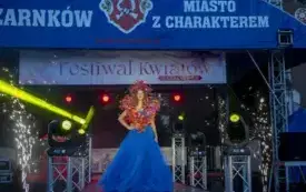 Galeria aktualności V edycja Festiwalu kwiat&oacute;w - przygotowania i oficjalne otwarcie.  24