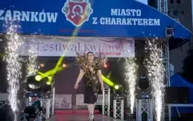 Galeria aktualności V edycja Festiwalu kwiat&oacute;w - przygotowania i oficjalne otwarcie.  26