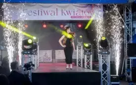 Galeria aktualności V edycja Festiwalu kwiat&oacute;w - przygotowania i oficjalne otwarcie.  27