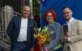 Galeria aktualności V edycja Festiwalu kwiat&oacute;w - przygotowania i oficjalne otwarcie.  43