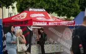 Galeria aktualności V edycja Festiwalu kwiat&oacute;w - przygotowania i oficjalne otwarcie.  44