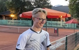 Czarnkowianin z charakterem - Wojciech Zalewski na Gali Mistrz&oacute;w Polskiej Ligi Tenisa otrzymał podw&oacute;jne Trofeum. 16