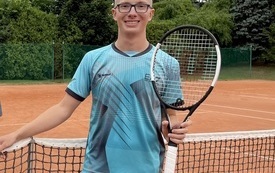 Czarnkowianin z charakterem - Wojciech Zalewski na Gali Mistrz&oacute;w Polskiej Ligi Tenisa otrzymał podw&oacute;jne Trofeum. 17