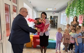 Galeria aktualności Dobre wiadomości z Przedszkola Miejskiego nr 2: Pani Dyrektor zostaje z nami na dłużej! 3