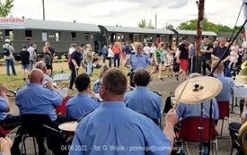 Pociąg tursytyczny DREZYNIARZ w Czarnkowie - 04.06.2022. 15