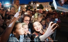 Fotogaleria z koncert&oacute;w zespoł&oacute;w: FROM, IRA oraz CLEO, kt&oacute;re odbyły się podczas Dni Ziemi Czarnkowskiej 2022 30