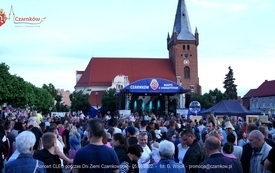 Fotogaleria z koncert&oacute;w zespoł&oacute;w: FROM, IRA oraz CLEO, kt&oacute;re odbyły się podczas Dni Ziemi Czarnkowskiej 2022 99