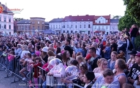 Fotogaleria z koncert&oacute;w zespoł&oacute;w: FROM, IRA oraz CLEO, kt&oacute;re odbyły się podczas Dni Ziemi Czarnkowskiej 2022 101