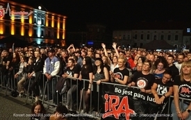 Fotogaleria z koncert&oacute;w zespoł&oacute;w: FROM, IRA oraz CLEO, kt&oacute;re odbyły się podczas Dni Ziemi Czarnkowskiej 2022 118