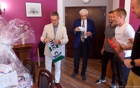 Spotkanie w Ratuszu z okazji awansu drużyny "Noteć Czarnk&oacute;w" do IV ligi 5