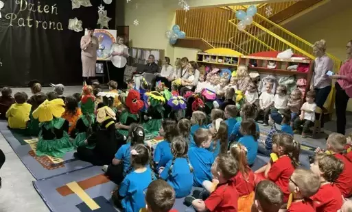 Zdjęcie do Dzień Patrona w Przedszkolu Miejskim nr 2 im. Jana Brzechwy w Czarnkowie