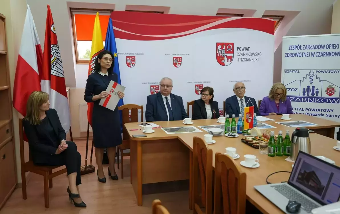 Zdjęcie do Wizyta Minister Zdrowia Izabeli Leszczyny w Szpitalu w Czarnkowie