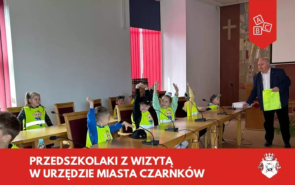Zdjęcie do Przedszkolaki z wizytą w Urzędzie Miasta Czarnk&oacute;w