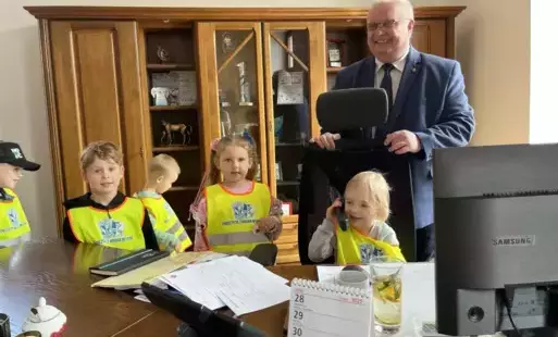 Zdjęcie do Dzień Dziecka - z wizytą u burmistrza 