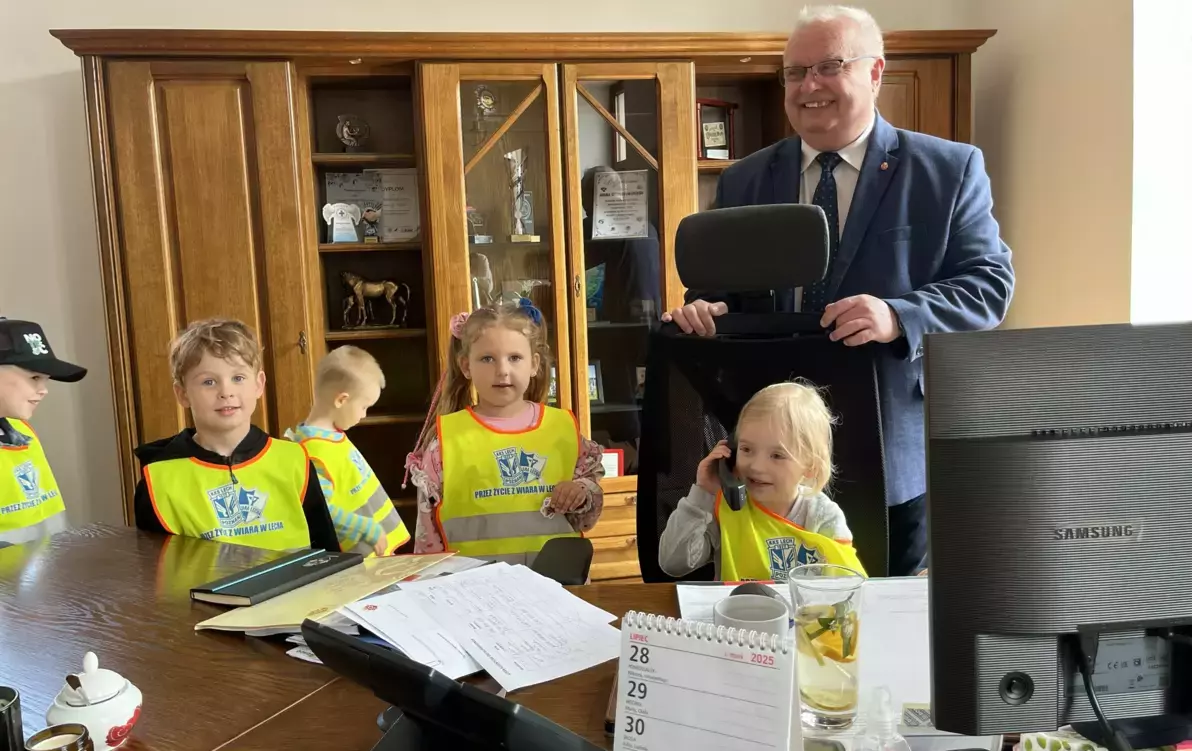 Zdjęcie do Dzień Dziecka - z wizytą u burmistrza 