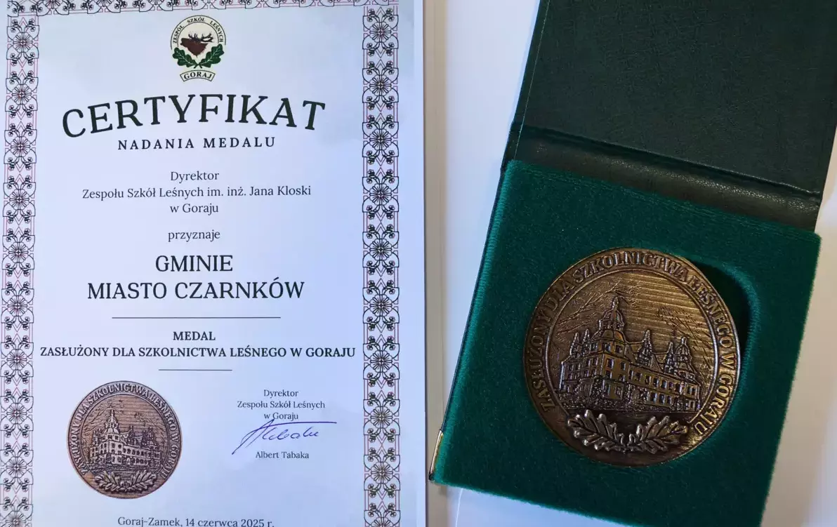 Zdjęcie do Podziękowania za uhonorowanie Gminy Miasto Czarnk&oacute;w medalem &bdquo;Zasłużony dla szkolnictwa leśnego w Goraju&rdquo; 