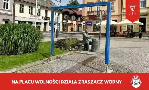 Zdjęcie do Zraszacz wodny na Placu Wolności &ndash; ochłoda w upalne dni!