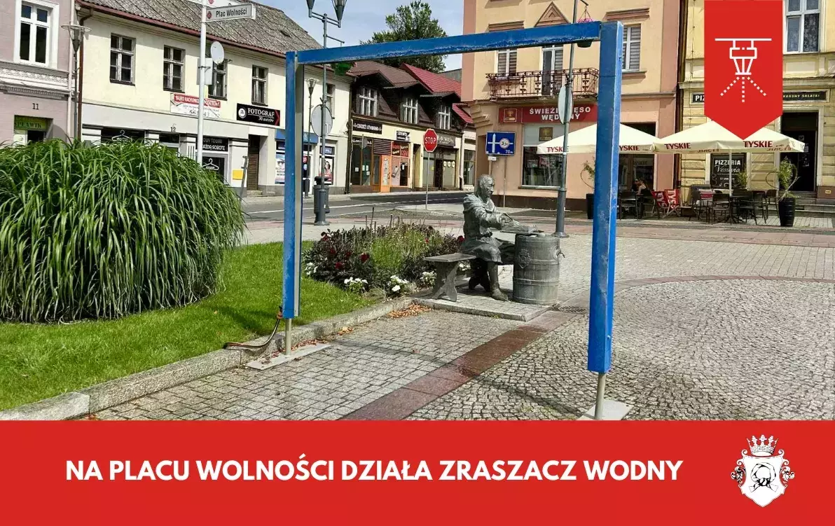 Zdjęcie do Zraszacz wodny na Placu Wolności &ndash; ochłoda w upalne dni!