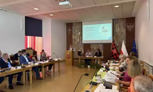 Radni Miasta Czarnków podczas sesji Rady