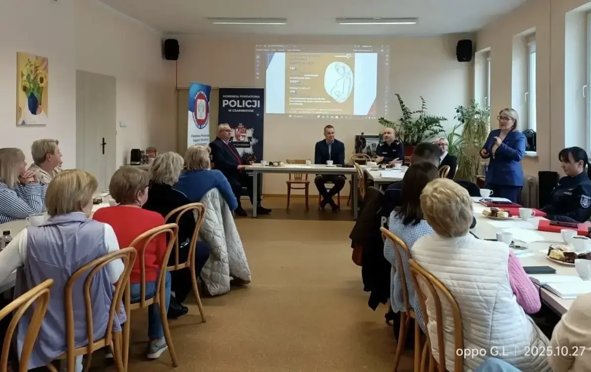 Zdjęcie do Seniorzy w Czarnkowie o bezpieczeństwie i zdrowiu
