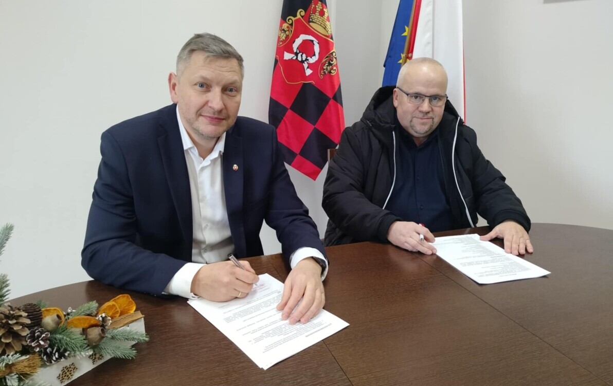 Zdjęcie do Podpisanie umowy 