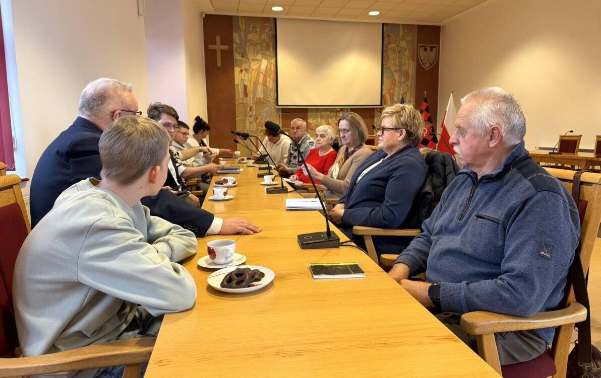 Zdjęcie do Wsp&oacute;lne posiedzenie Rady Senior&oacute;w i Rady Młodzieżowej Miasta Czarnk&oacute;w