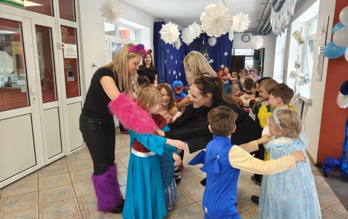 Zdjęcie do Bal karnawałowy u Myszki Miki