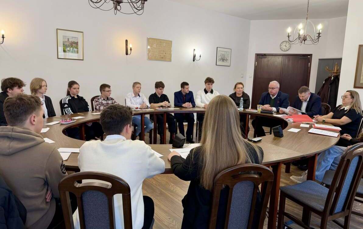 Zdjęcie do Sesja Młodzieżowej Rady Miasta Czarnk&oacute;w
