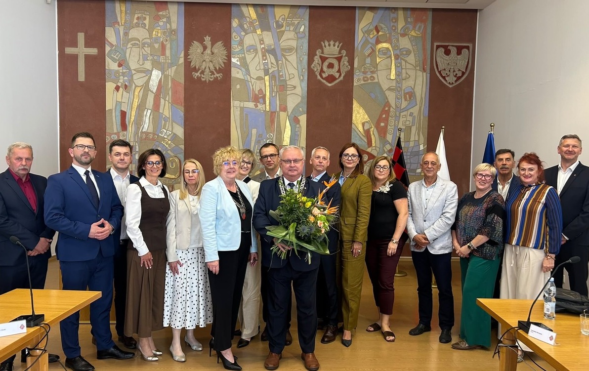 Zdjęcie do Rada Miasta Czarnk&oacute;w udzieliła Burmistrzowi wotum zaufania i absolutorium za 2025 rok