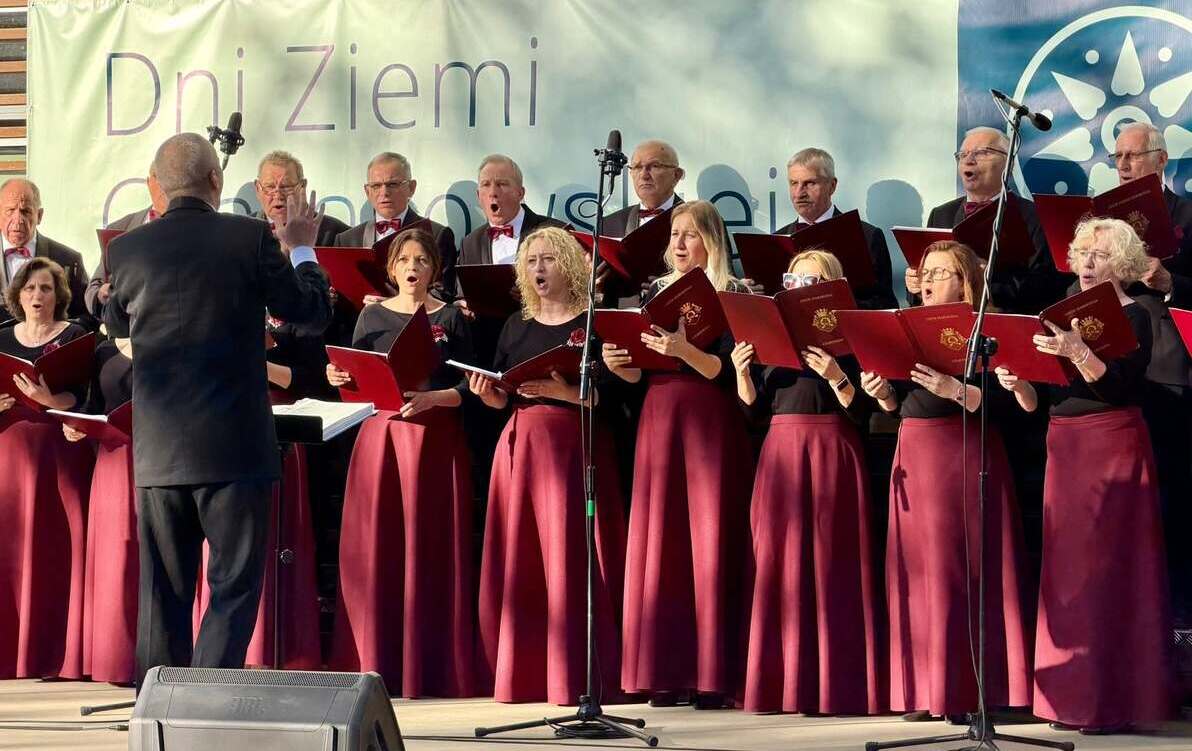 Zdjęcie do Ch&oacute;r Harmonia wystąpił w Amfiteatrze w Parku Staszica