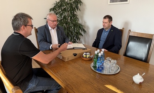 Zdjęcie do Czarnk&oacute;w wspiera. Sprzęt, kt&oacute;ry nadal może służyć.