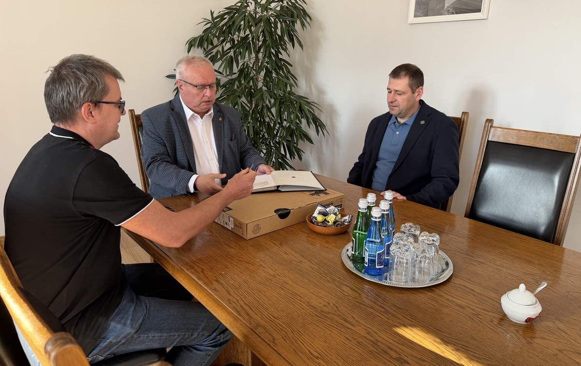 Zdjęcie do Czarnk&oacute;w wspiera. Sprzęt, kt&oacute;ry nadal może służyć.