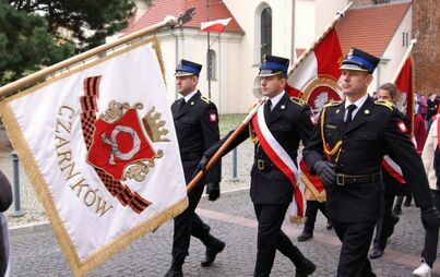 Zdjęcie do UROCZYSTY PRZEMARSZ ULICAMI CZARNKOWA 