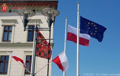 Zdjęcie do 1 maja odbyły się w Czarnkowie uroczystości z okazji 20 lat Polski w Unii Europejskiej - foto i video relacja