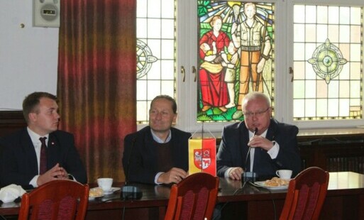 Zdjęcie do Ważne spotkanie dot. szpitali w Starostwie Powiatowym w Czarnkowie