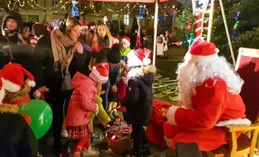 Zdjęcie do Magia Świąt na Placu Wolności &ndash; Podsumowanie &bdquo;Mikołajkowego Zawrotu Głowy&rdquo;