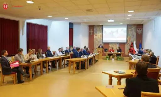 Zdjęcie do Powiat dla Czarnkowa - relacja z ostatniej Sesji Rady Miasta Czarnk&oacute;w