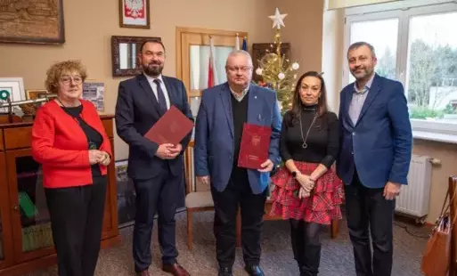 Zdjęcie do Porozumienie z Gminą Oborniki w sprawie schroniska dla bezdomnych zwierząt "Azorek" podpisane.