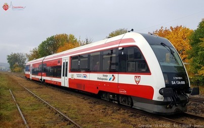 Zdjęcie do  Pociąg z Poznania w Czarnkowie - 15.10.2022.