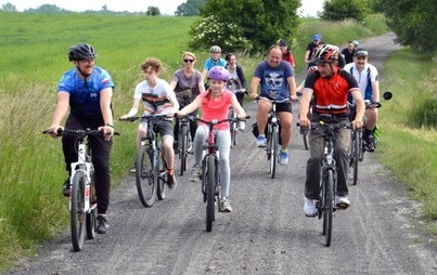 Zdjęcie do Rodzinne Rajdy Rowerowe &quot;Soboty na dw&oacute;ch k&oacute;łkach&quot; 2023 - zapowiedź